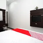 OYO 2038 Jasmine Guest House Balikpapan