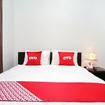 OYO 2038 Jasmine Guest House Balikpapan