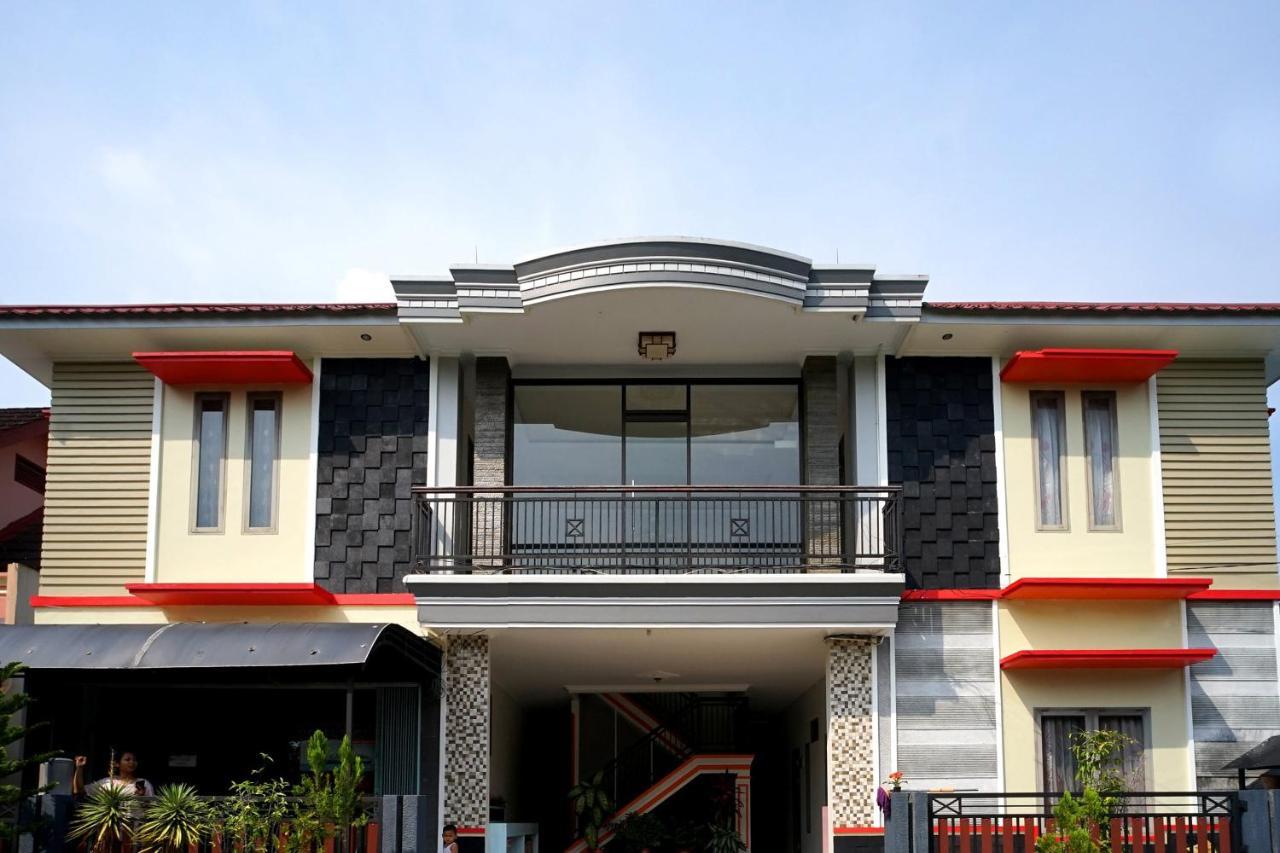 Hotel Oyo 2038 Jasmine 2*
