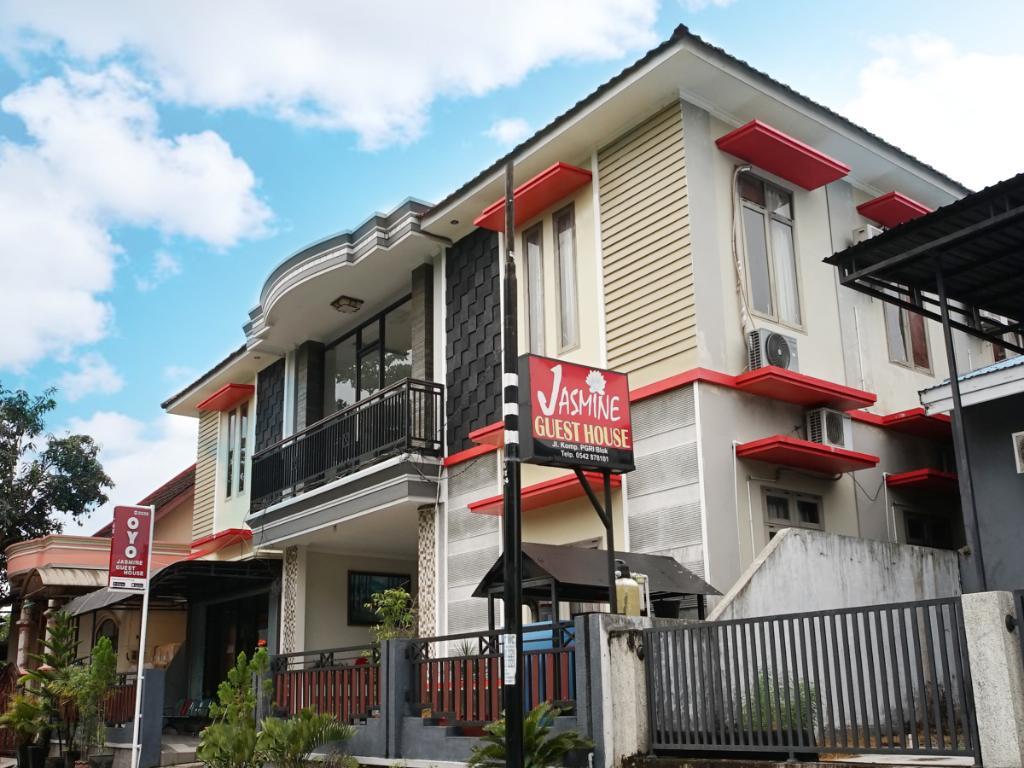 Oyo 2038 Jasmine Hotel 2*