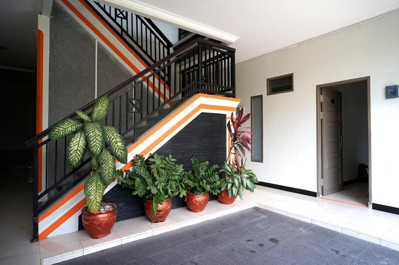 Oyo 2038 Jasmine Hotel