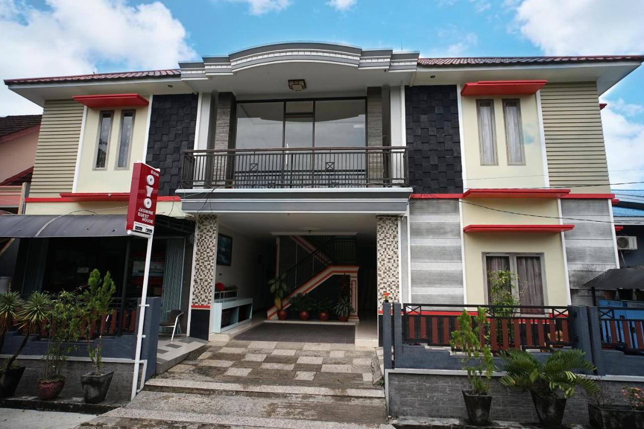 Oyo 2038 Jasmine Balikpapan (Borneo)