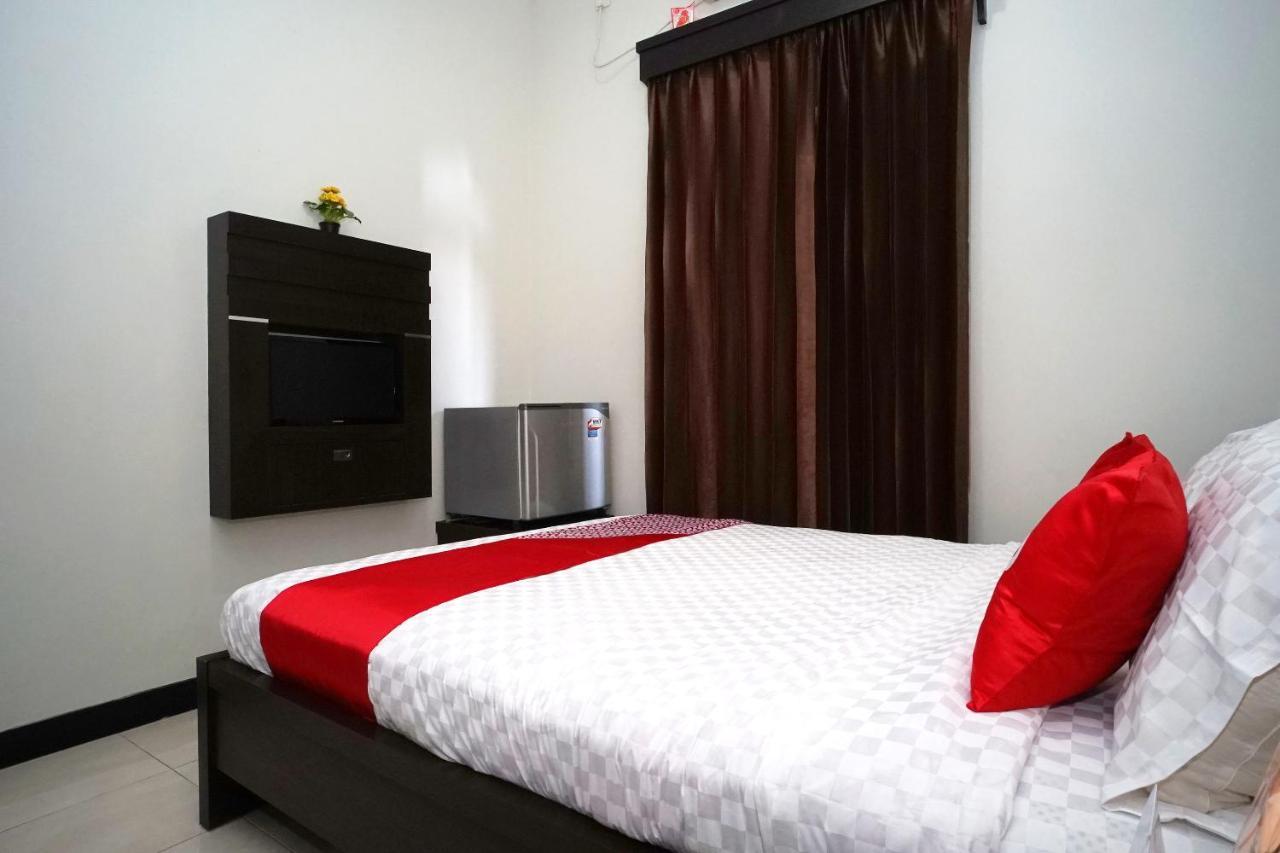 Oyo 2038 Jasmine Hotel 2*
