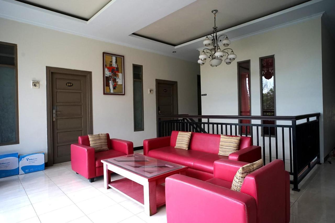 Oyo 2038 Jasmine Balikpapan (Borneo)
